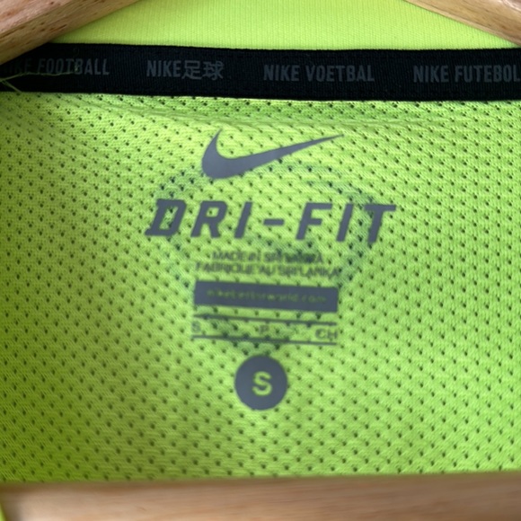 NIKE - SHIRT - Picture 2 of 3